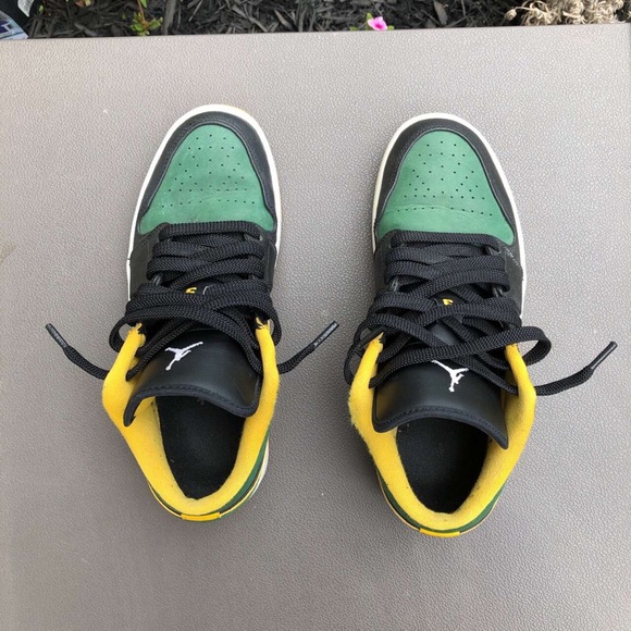 ✅JORDAN 1 LOW-TOPS✅ - Picture 2 of 4